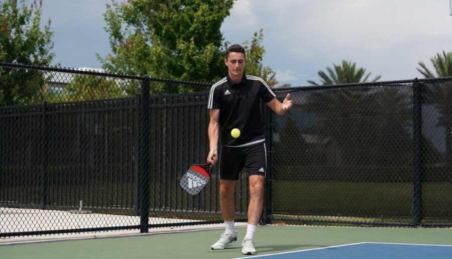 How to serve in pickleball? 